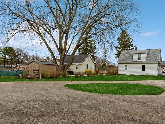 2nd image of 2508 Lakeshore Dr