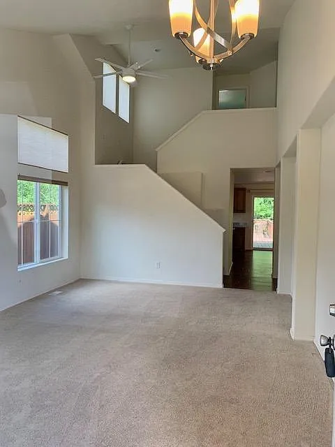 4 bed, 2.5 bath, 1800 sqft, $3,595 — Photo 2
