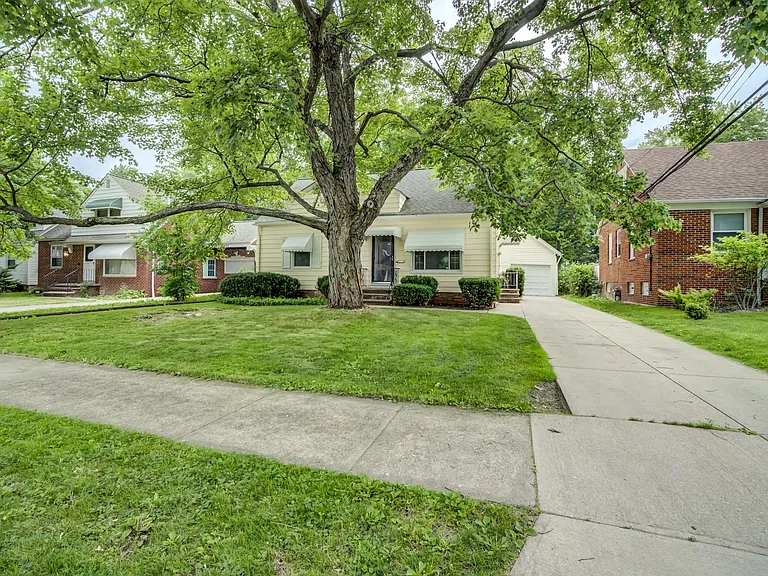 1343 Victory Dr — Photo 37