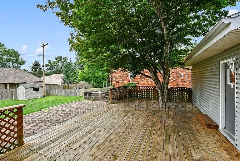 834 E Manchester Dr — Photo 25