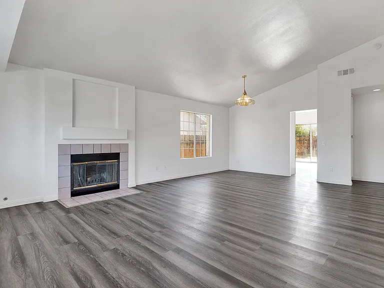12145 Cobblestone Dr — Photo 7