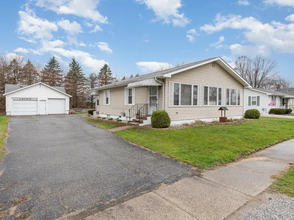 12106 Rottiers St, Birch Run, MI 48415