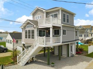 28 Beach Rd W, Old Saybrook, CT 06475