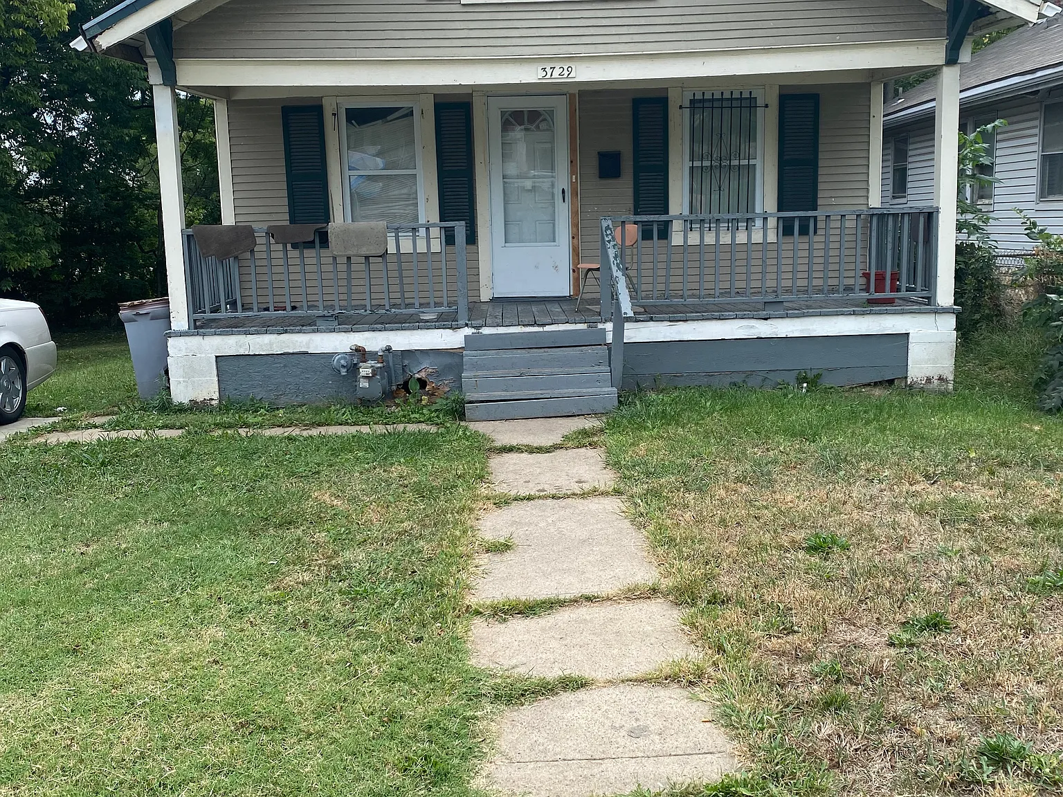2 Bedroom/ 1 Bathroom - 3729 E. 28th St — Photo 1