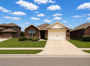 1704 Gold Mine Trl, Aubrey, TX 76227