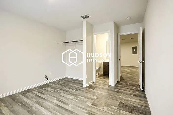 925 Burgan St #A — Photo 10