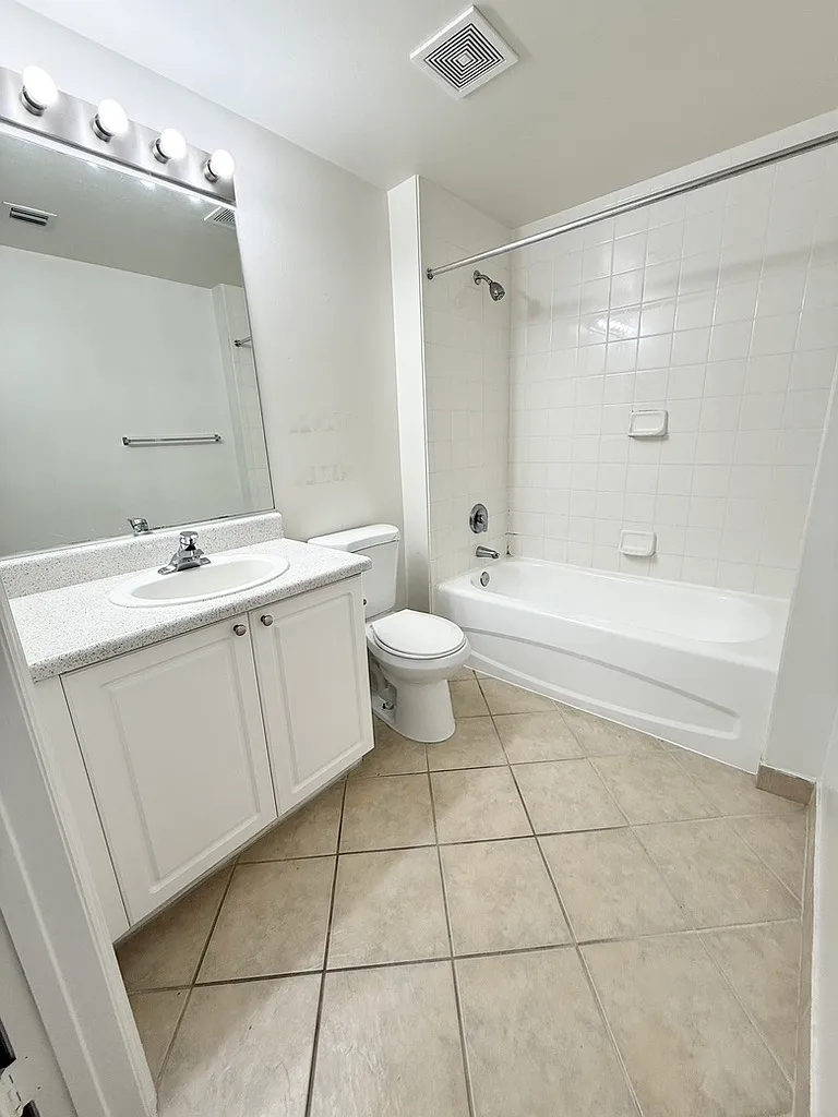 Studio, 553 sqft, $2,211 — Photo 4