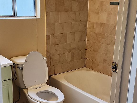 2nd image of 1700 E Hill St #3