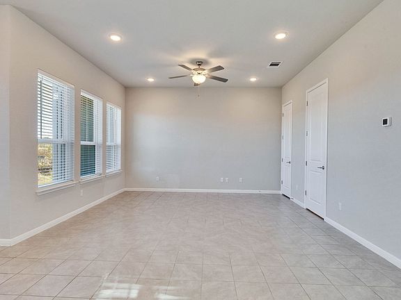 3rd image of 1015 Vista View Dr #502