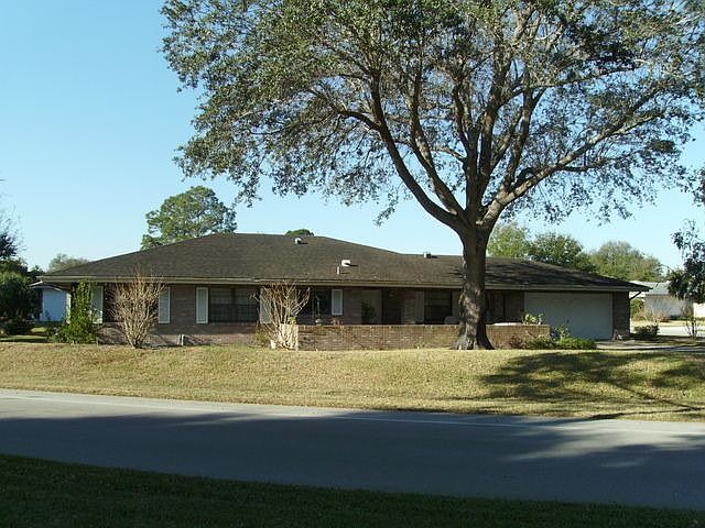 1st image of 438 Gleneagles Ct