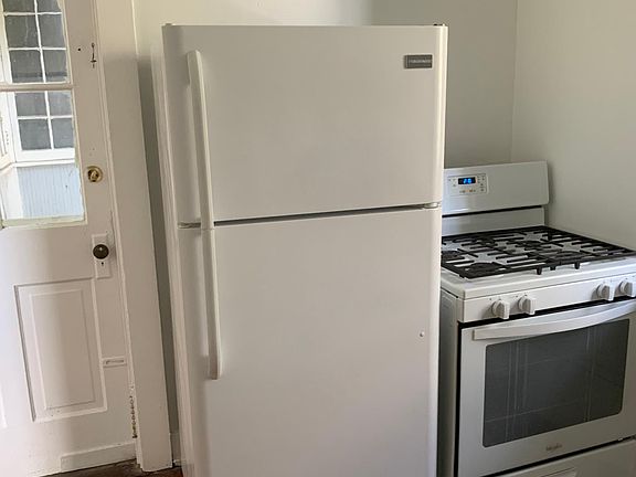 3rd image of 4229 Prytania St