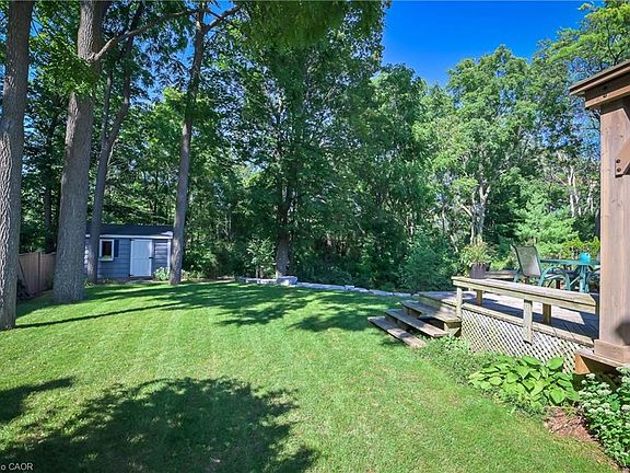 3rd image of 15 McLeod Ct