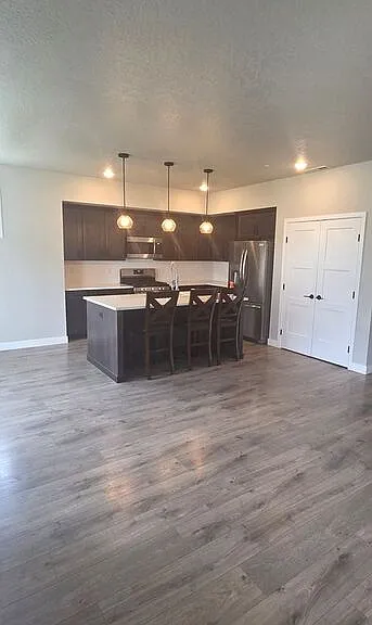 4725 Roark Dr — Photo 2