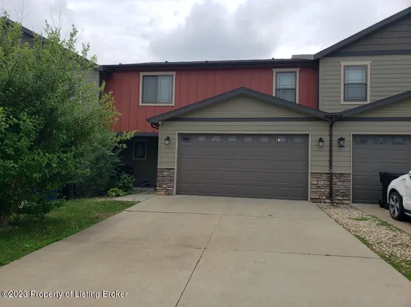 876 11th St E, Dickinson, ND 58601