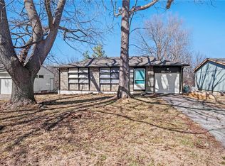1104 NE 45th St, Kansas City, MO 64116