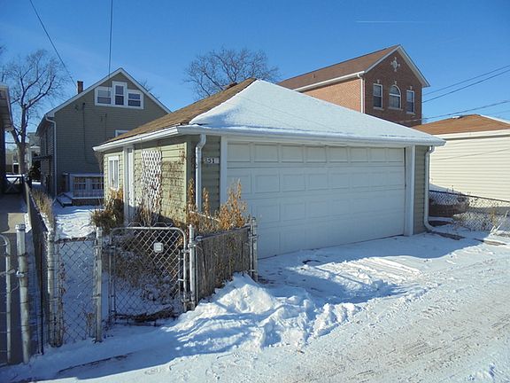 3rd image of 3517 N Neenah Ave
