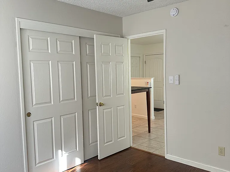 3720 White Ln #4 — Photo 6