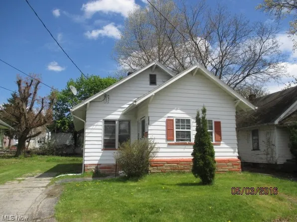 2821 Mary St, Youngstown, OH 44507