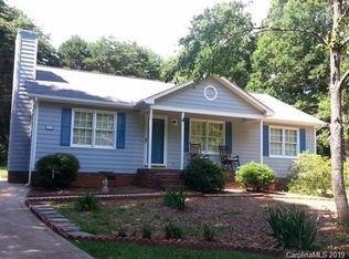 426 Sundown Rd, Mooresville, NC 28117