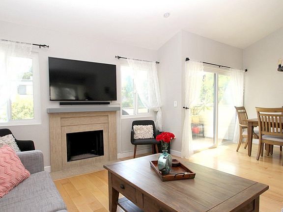 5th image of 10520 Sunland Blvd Unit 6