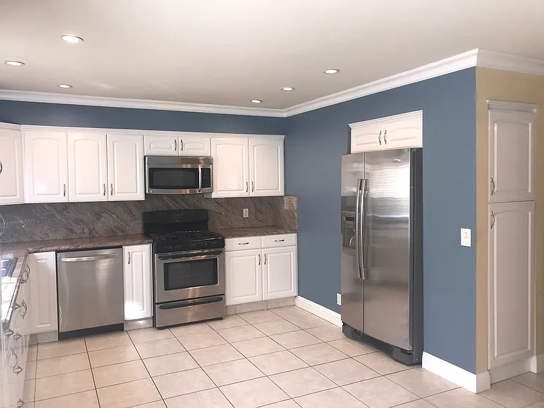 17807 Devonshire St #4 — Photo 9