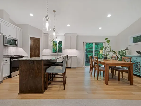 4787 Otter Lake Rd, White Bear Lake, MN 55110