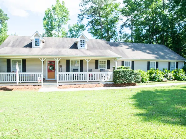 220 Pine Tree Ln, McDonough, GA 30252