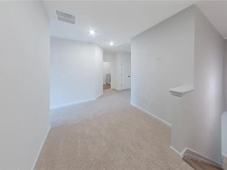 411 Summit View Ln — Photo 9