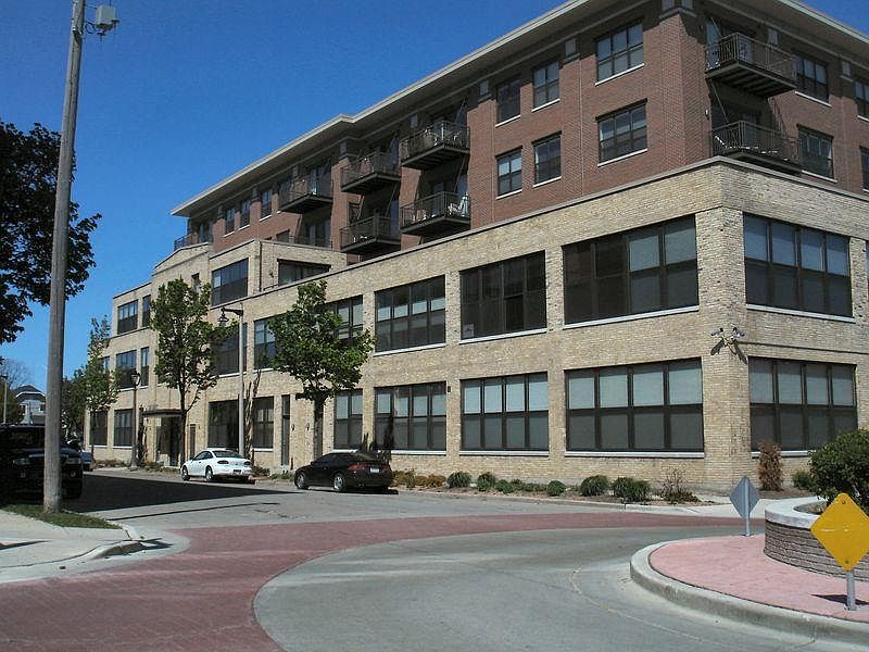 1st image of 1924 N Hubbard St #205