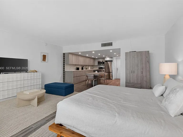 2301 Collins Ave #943 — Photo 31