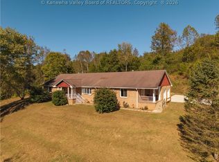 1909 Garretts Bend Rd, Sod, WV 25564