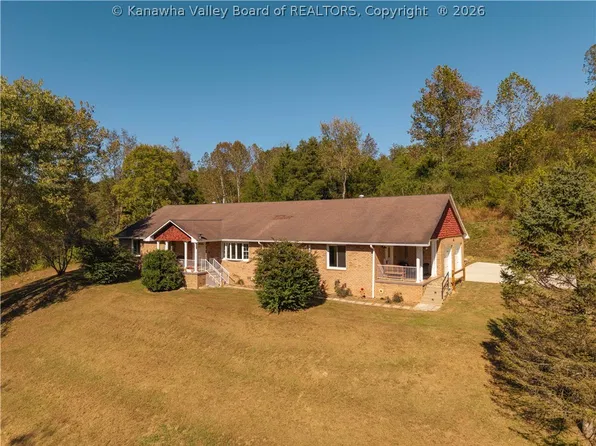 1909 Garretts Bend Rd, Sod, WV 25564