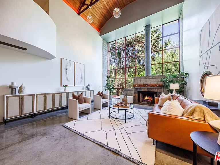 Avenue — Photo 13