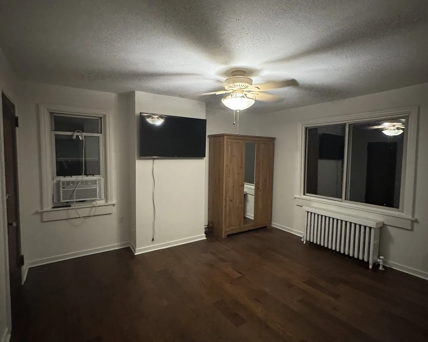 3 bed, 1.5 bath, 1870 sqft, $2,000 — Photo 4