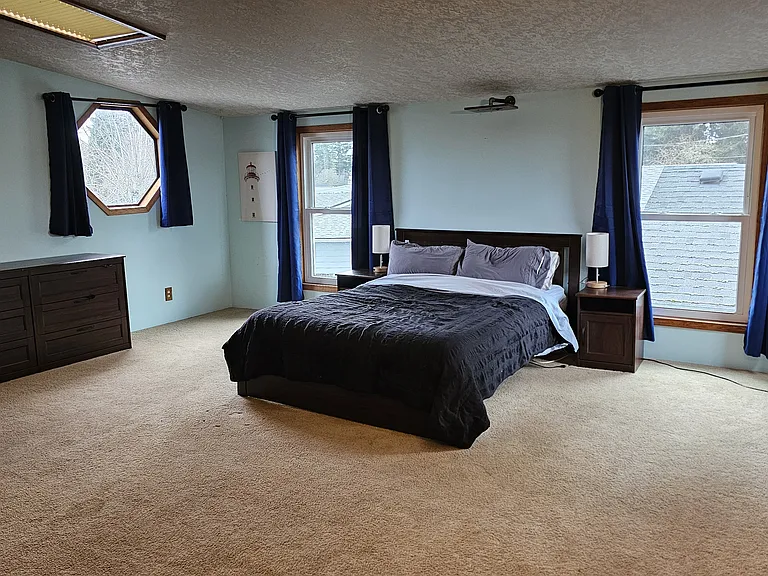 24223 NE Oregon St — Photo 1