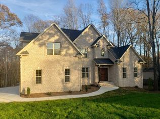 855 Meadowlark Dr, Winston Salem, NC 27106