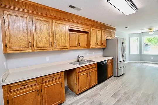 944 Twin Lakes Dr — Photo 17