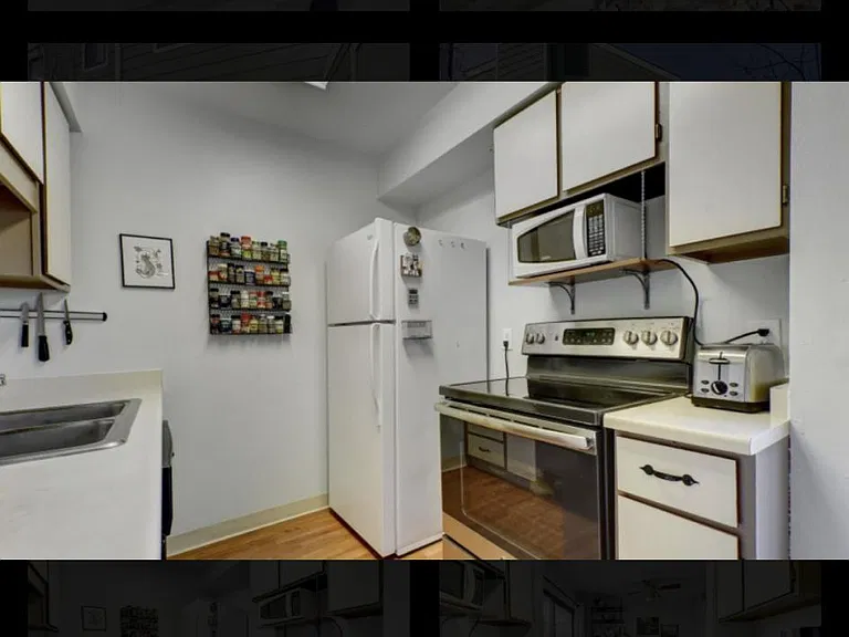 Full kitchen