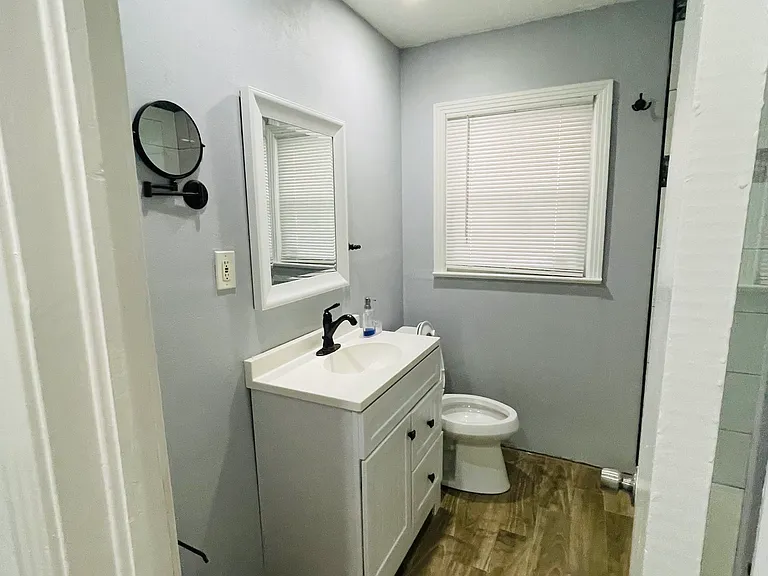 5912 Belgrade Ave — Photo 7