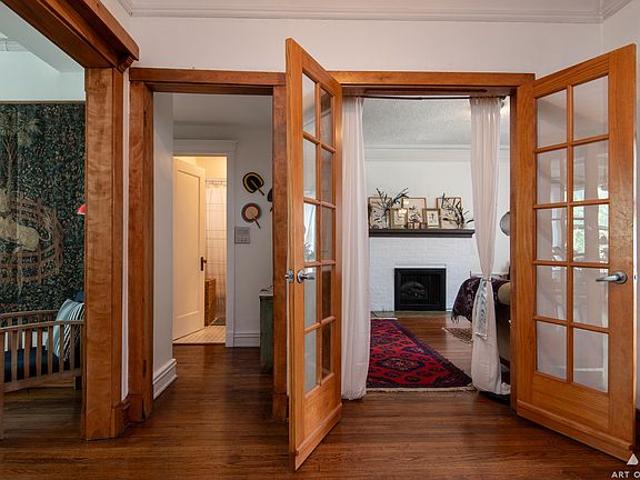 5th image of 939 E Hyde Park Blvd #2