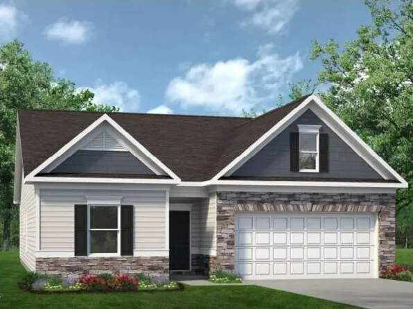 1656 Elk Run Dr, Fayetteville, NC 28312