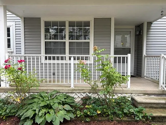 2 bed, 2.0 bath, 1584 sqft, $2,400 — Photo 3