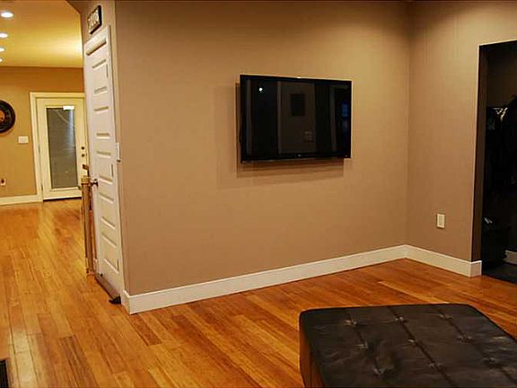 3rd image of 21 Whelden Ave