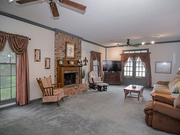 5th image of 177 Greenfield Dr
