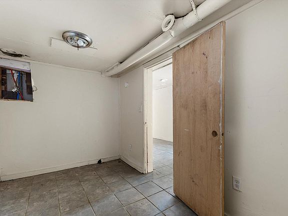 4th image of 2474 S 5th PLACE