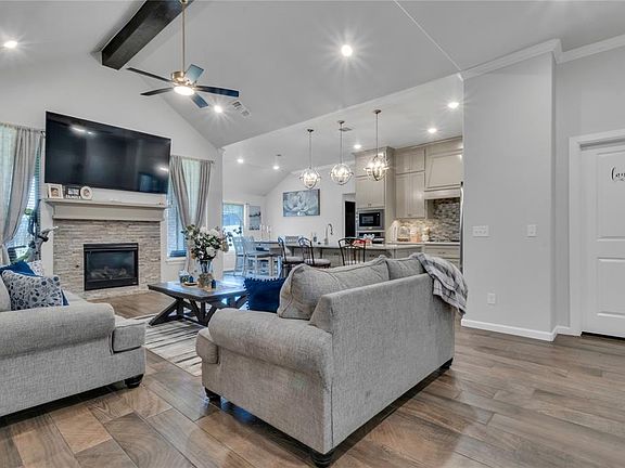 3rd image of 5512 Carmel Creek Dr