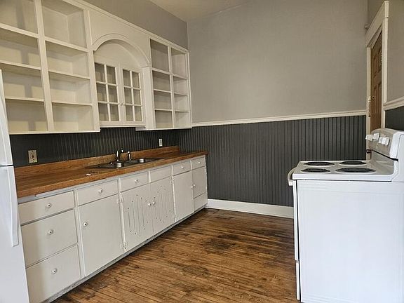5th image of 163-165 W Huron St #161A