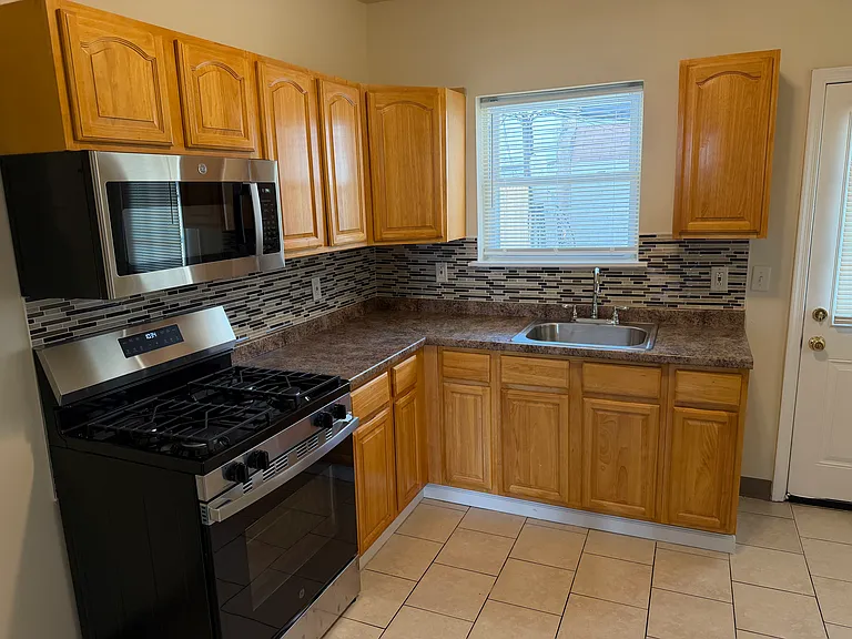 3035 Agate St — Photo 11