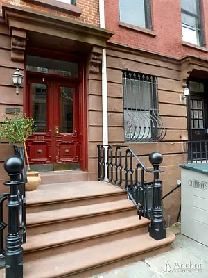 Rented by Anchor Associates | media 32