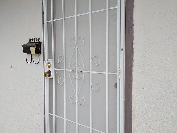 2nd image of 511 S Avenue D